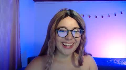 Sofi Lynch online show from November 5, 5:18 am