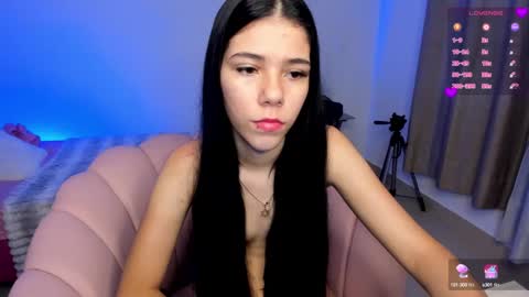 Snapshot of sofi_perezz chatting on February 6, 10:53 pm sofi online show from February 6, 10:53 pm