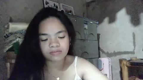 Snapshot of sofia_587145 chatting on May 27, 3:53 pm sofia_587145 online show from May 27, 3:53 pm