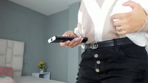 sofia__salazar online show from February 6, 12:19 pm