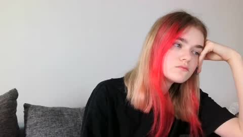 sofia bloomm online show from June 19, 7:01 am