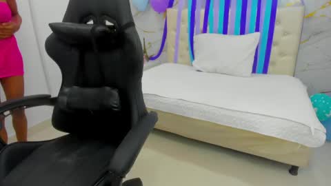 Snapshot of sofia_echeverri chatting on April 15, 12:12 pm sofia_echeverri online show from April 15, 12:12 pm