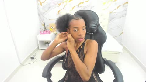 Snapshot of sofia_echeverri chatting on May 19, 12:11 pm sofia_echeverri online show from May 19, 12:11 pm