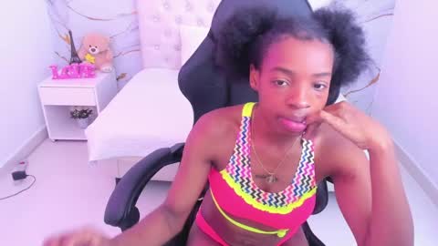 Snapshot of sofia_echeverri chatting on May 22, 11:49 am sofia_echeverri online show from May 22, 11:49 am