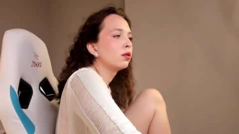 Snapshot of sofia_gaze chatting on May 16, 2:52 am Sofia Gaze online show from May 16, 2:52 am