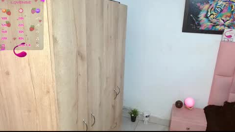 sofia online show from February 15, 8:11 pm