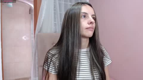 Snapshot of sofia_her chatting on December 9, 1:45 pm Sofia online show from December 9, 1:45 pm