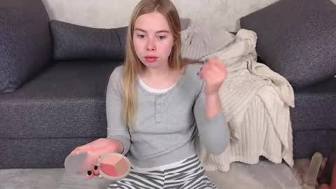 Sofia here online show from May 21, 12:06 am