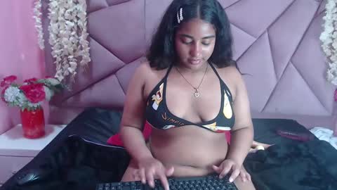 Snapshot of sofia_hernandeez_ chatting on January 12, 6:05 pm Sofi online show from January 12, 6:05 pm