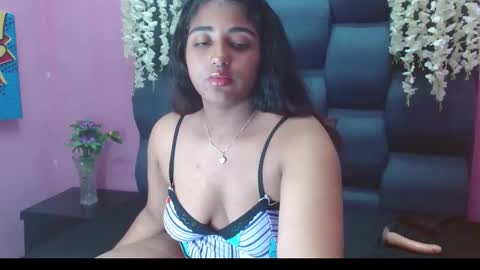 Snapshot of sofia_hernandeez_ chatting on February 5, 5:41 am Sofi online show from February 5, 5:41 am