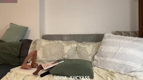 Snapshot of sofia_juicyass chatting on April 23, 3:14 pm sofia_juicyass online show from April 23, 3:14 pm