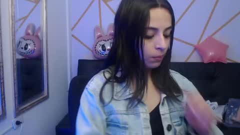 sofia_lara28 online show from May 9, 8:25 pm