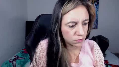 sofia_martinez68 online show from January 14, 3:23 am