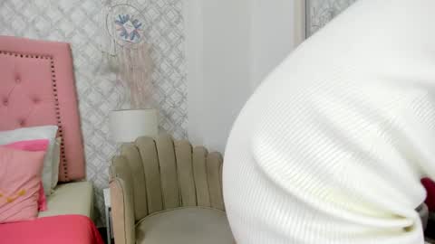 sofia_martinez9 online show from May 8, 8:03 pm