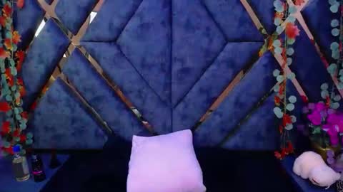 Snapshot of sofia_mirandaa chatting on February 12, 3:18 pm sofia miranda online show from February 12, 3:18 pm