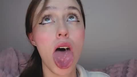     online show from November 12, 3:51 am