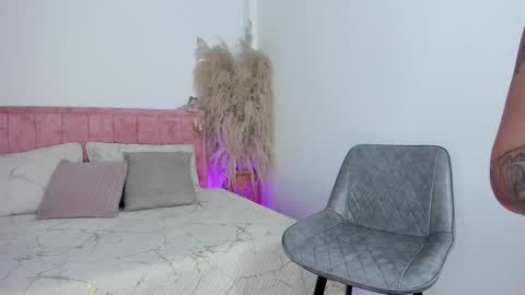 Sofia Wilson online show from September 25, 1:26 pm