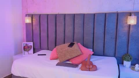 Snapshot of sofiaa_cortes chatting on March 17, 11:57 am Sofi online show from March 17, 11:57 am