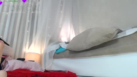 Snapshot of sofiabaileys chatting on February 28, 6:20 pm Sofia welcome to my room online show from February 28, 6:20 pm