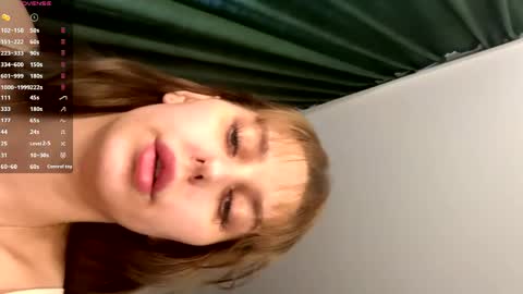 Snapshot of sofiabruno chatting on April 5, 4:09 am Hi My name is Sofia Welcome to my room Please thumbs up - its important online show from April 5, 4:09 am