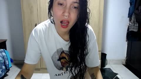 Snapshot of sofiacano43 chatting on September 18, 1:40 am sofiacano43 online show from September 18, 1:40 am