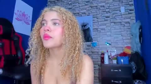 sofiacastillo01 online show from March 2, 1:05 pm