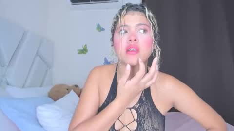 sofiacastillo01 online show from May 10, 2:33 pm