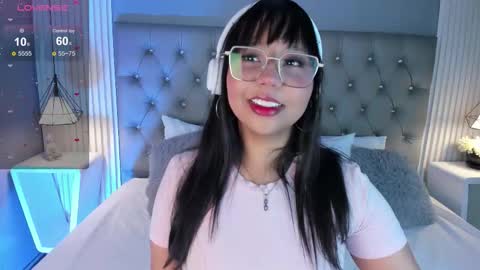 Snapshot of sofiadanss chatting on October 14, 11:33 am Sofia online show from October 14, 11:33 am