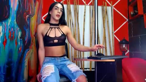 Snapshot of sofiadoll77 chatting on April 13, 7:52 pm sofiadoll77 online show from April 13, 7:52 pm
