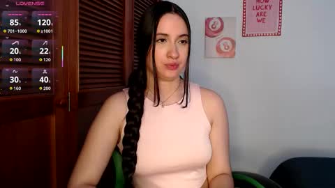 Snapshot of sofiaduque_26 chatting on March 6, 8:27 pm sofiaduque_26 online show from March 6, 8:27 pm