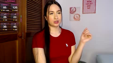 Snapshot of sofiaduque_26 chatting on March 7, 7:44 pm sofiaduque_26 online show from March 7, 7:44 pm