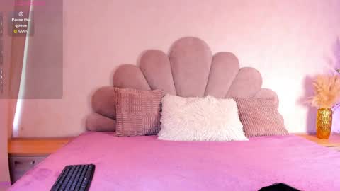 Snapshot of sofiagomez_1 chatting on May 1, 6:01 pm SOFI online show from May 1, 6:01 pm