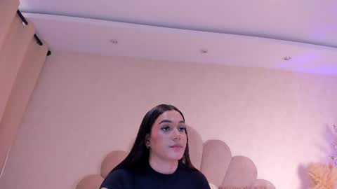 Snapshot of sofiagomez_1 chatting on June 28, 8:15 pm SOFI online show from June 28, 8:15 pm