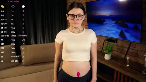 Third day here my name Eva online show from April 3, 7:56 pm