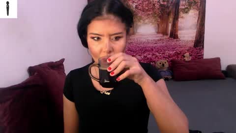 Snapshot of sofialiub chatting on December 3, 10:28 am sofialiub online show from December 3, 10:28 am