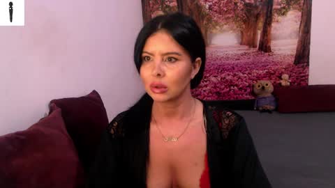 Snapshot of sofialiub chatting on December 8, 5:33 pm sofialiub online show from December 8, 5:33 pm