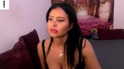 Snapshot of sofialiub chatting on December 10, 2:50 pm sofialiub online show from December 10, 2:50 pm