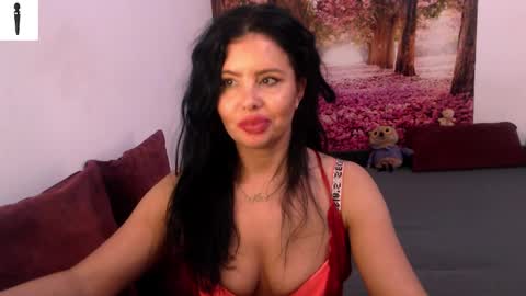 Snapshot of sofialiub chatting on December 14, 10:28 pm sofialiub online show from December 14, 10:28 pm