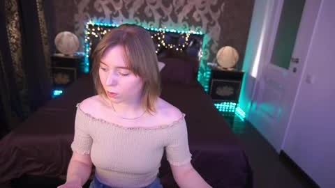 SofiaLuxuryy online show from April 17, 2:20 pm