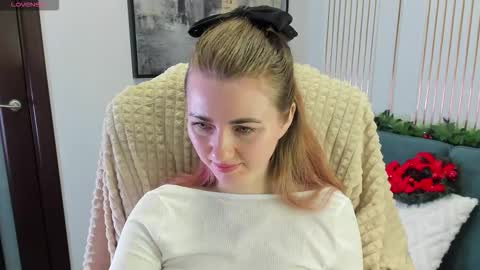 Sofia online show from December 19, 1:01 am