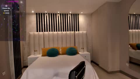 Sofi Vega online show from February 2, 12:37 pm