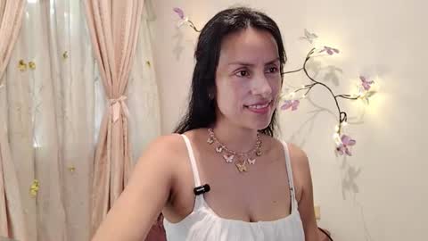Sofi Bella online show from March 14, 6:35 pm