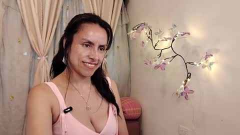 Sofi Bella online show from April 14, 7:09 pm