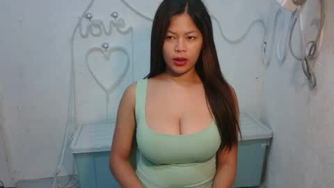 sofie_loorexx online show from May 9, 11:15 am