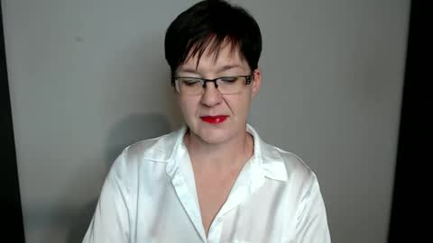 Sofie Velvet online show from December 2, 4:31 pm