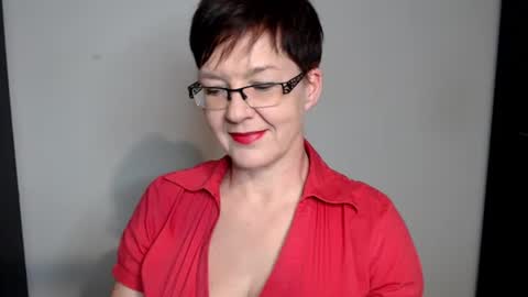 Sofie Velvet online show from December 3, 5:45 pm