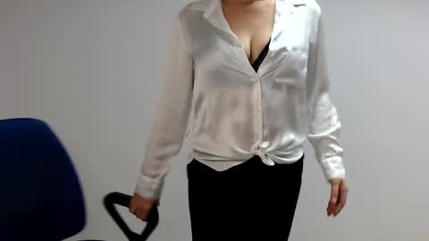 Sofie Velvet online show from February 6, 9:00 am