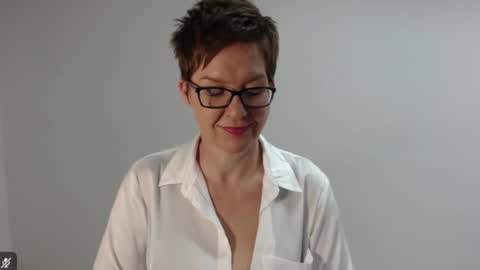 Snapshot of sofie_velvet chatting on March 5, 3:13 am Sofie Velvet online show from March 5, 3:13 am