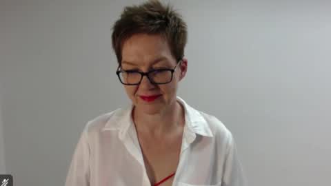 Snapshot of sofie_velvet chatting on March 18, 3:59 pm Sofie Velvet online show from March 18, 3:59 pm