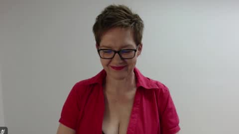 Snapshot of sofie_velvet chatting on March 31, 3:34 pm Sofie Velvet online show from March 31, 3:34 pm